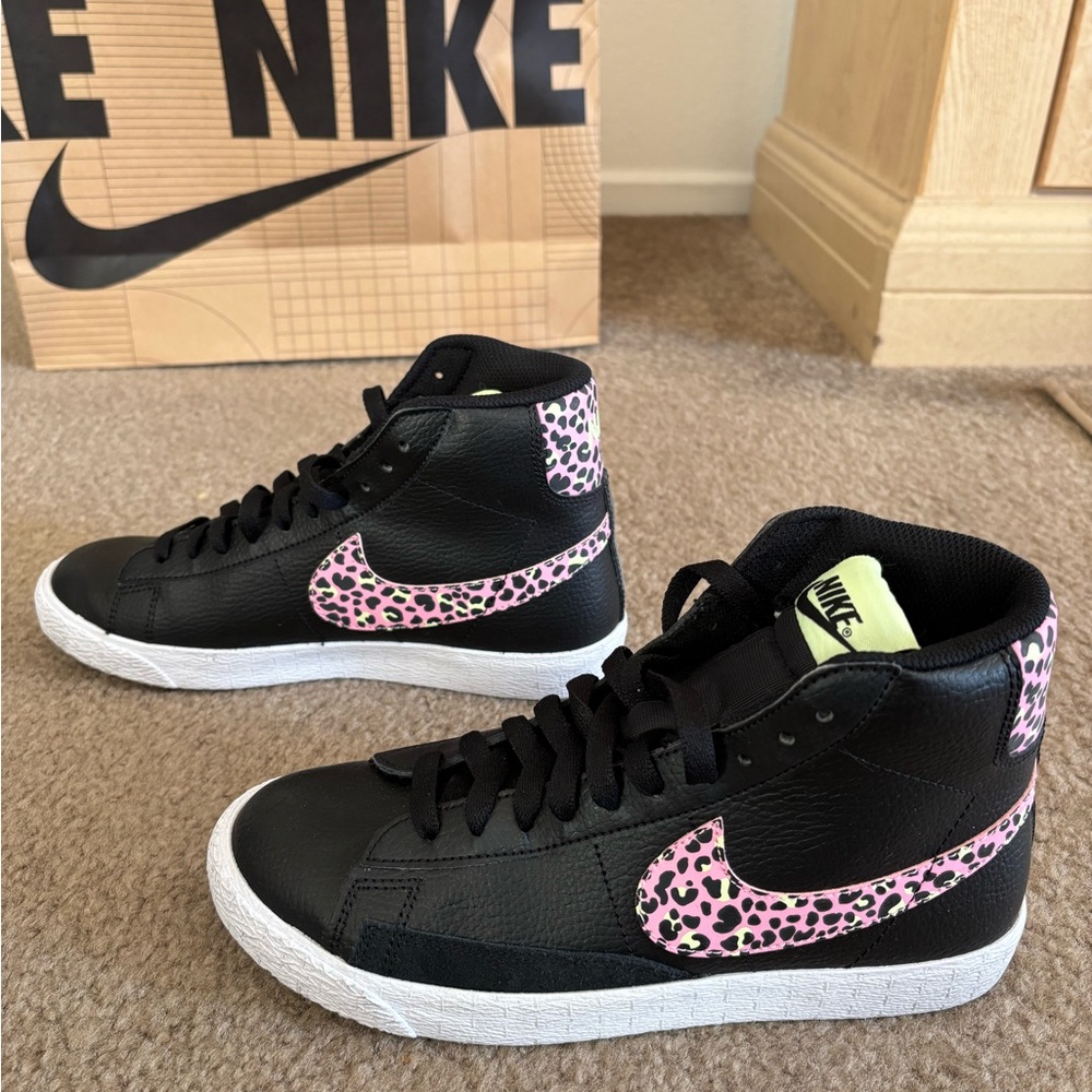 Nike Kids Black and Pink Leopard Sneakers Size 5Y